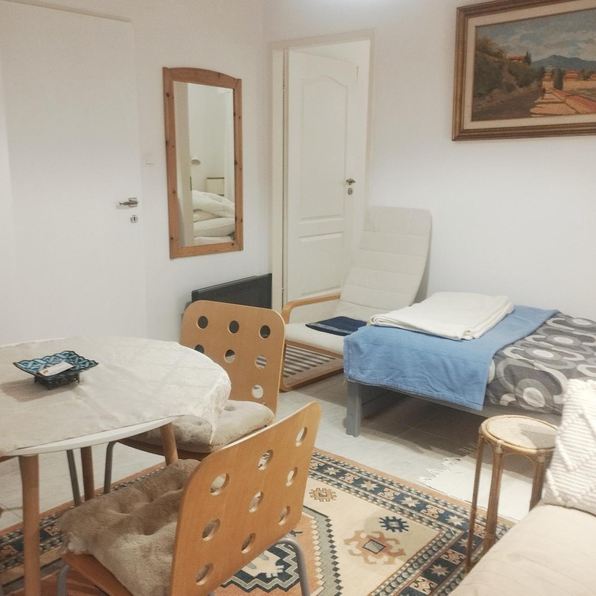 B&B Family Basement Apartment, Breakfast, Free Parking, 5Km From Tulln Chorherrn Dış mekan fotoğraf