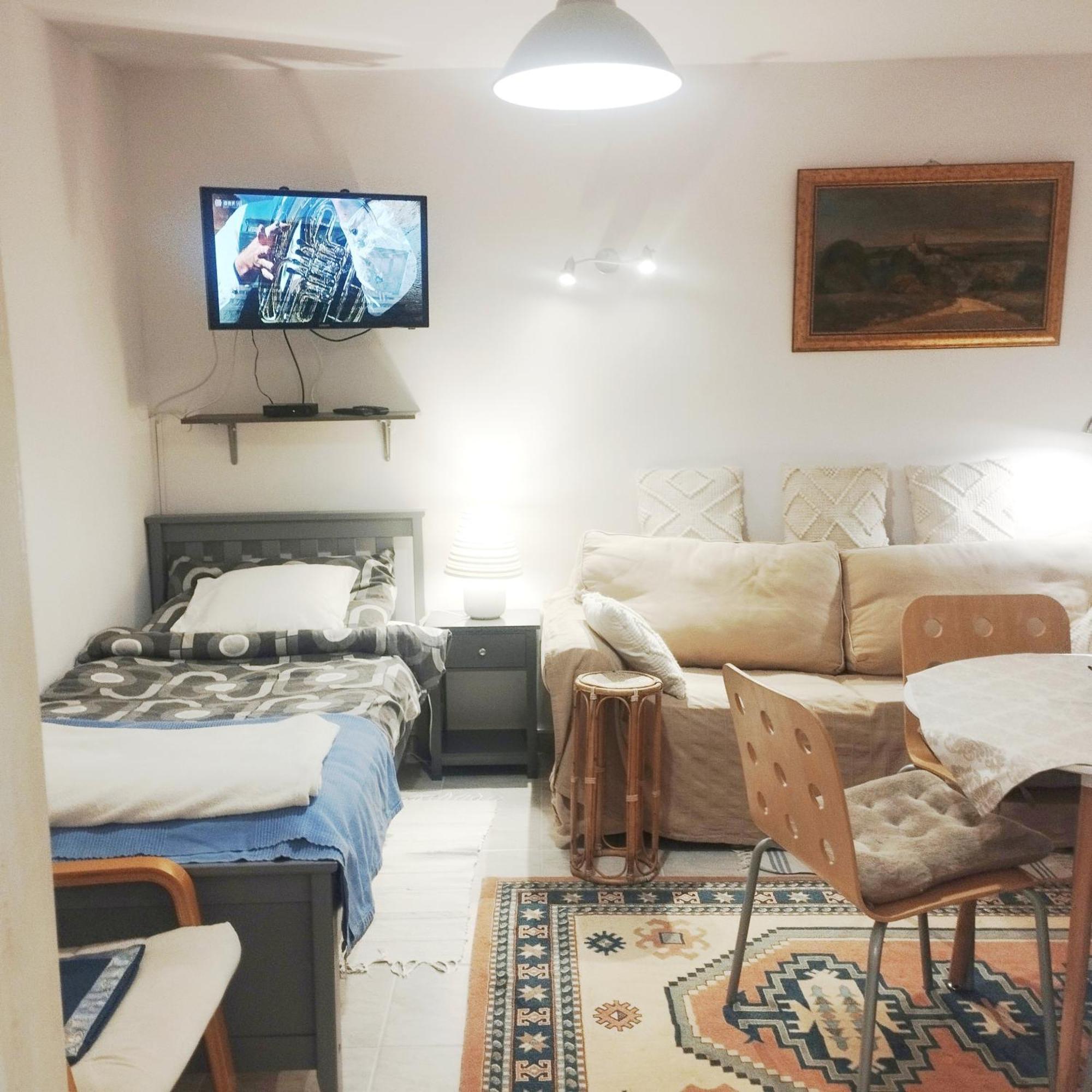 B&B Family Basement Apartment, Breakfast, Free Parking, 5Km From Tulln Chorherrn Dış mekan fotoğraf