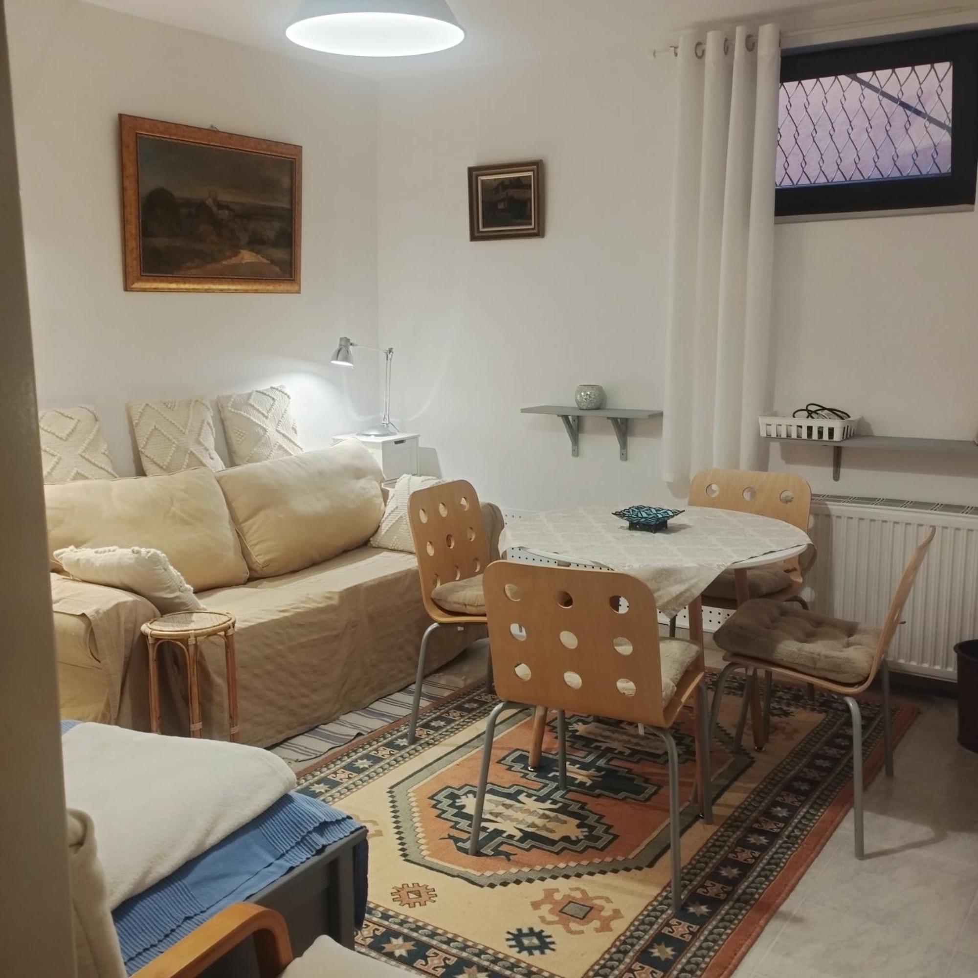 B&B Family Basement Apartment, Breakfast, Free Parking, 5Km From Tulln Chorherrn Dış mekan fotoğraf